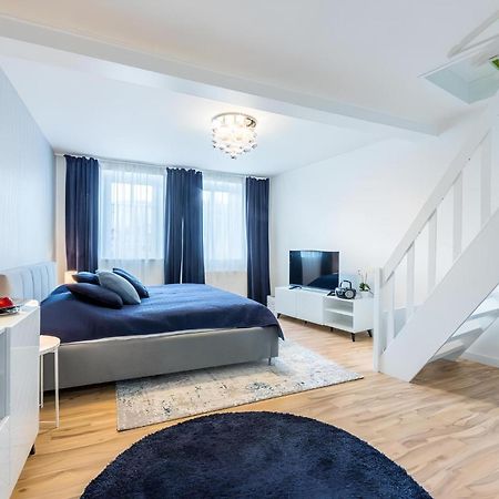 קרלובי וארי Promenade View Apartment מראה חיצוני תמונה