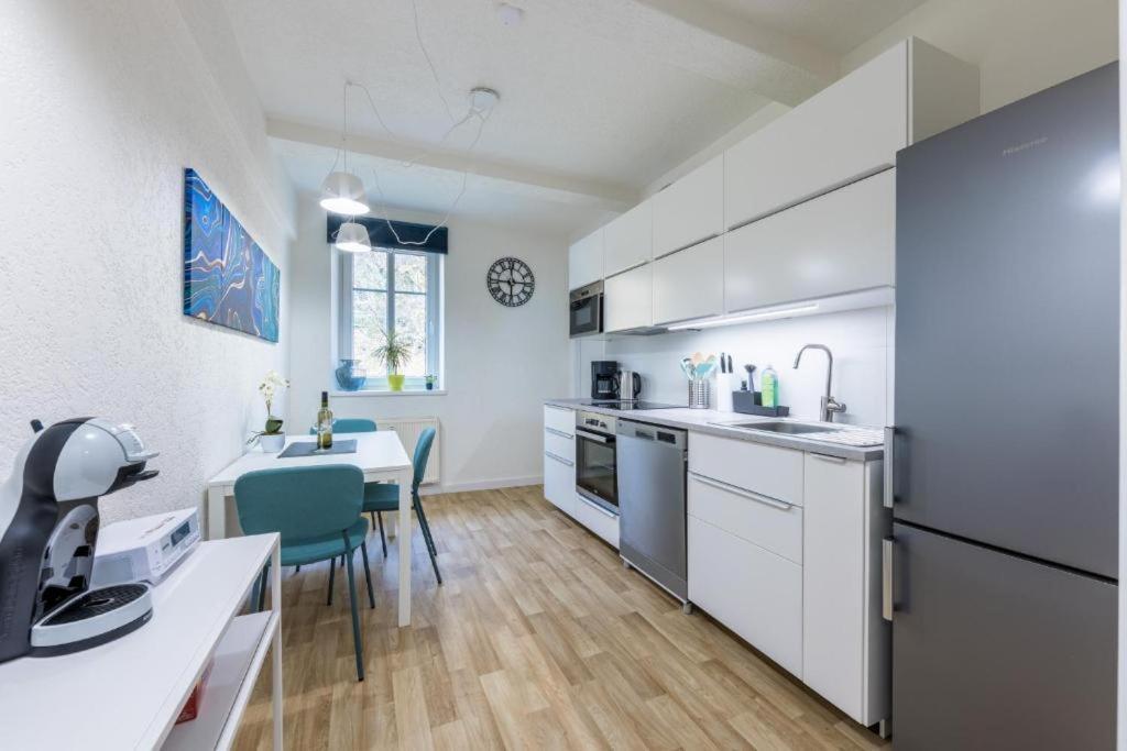 קרלובי וארי Promenade View Apartment מראה חיצוני תמונה