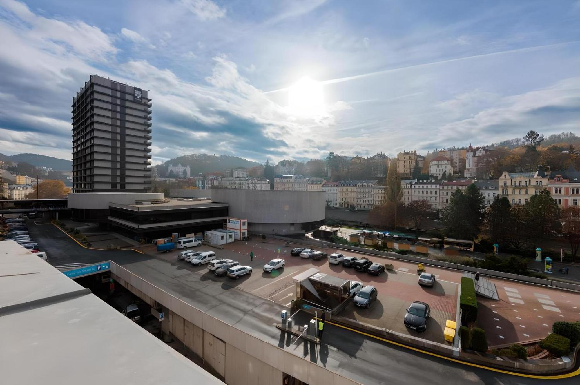 קרלובי וארי Promenade View Apartment מראה חיצוני תמונה